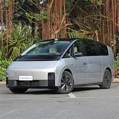 MPV Versi Ultra Model Li Lixiang Mega 2024