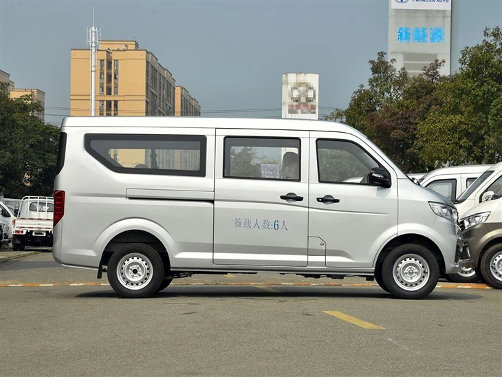 7 SEATS EV Passenger Van